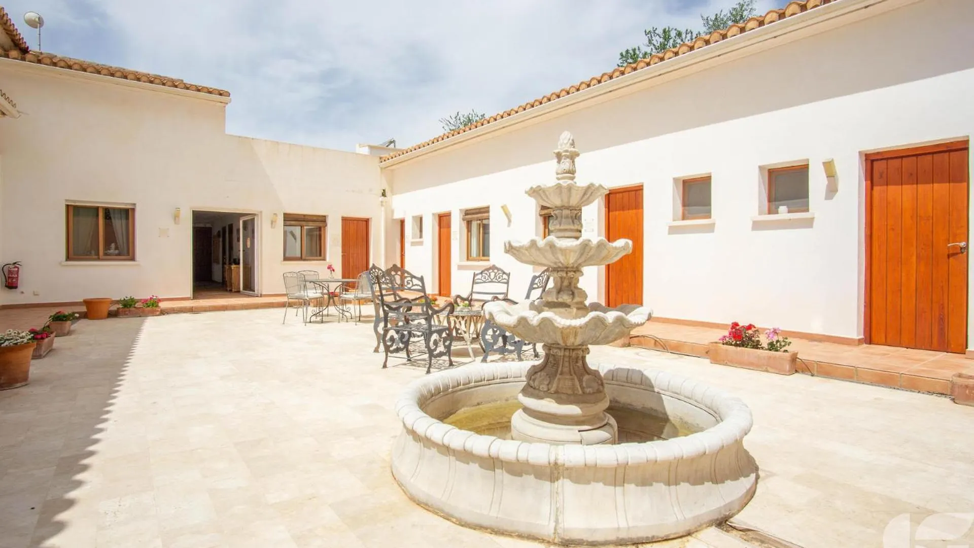 La Fuente Retreat Hotel Lecrin Guest house